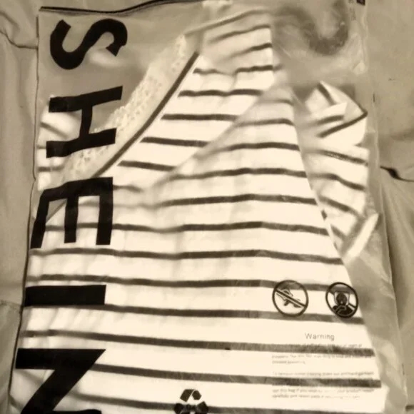 Shein Curve 4XL White / Navy Striped V-Neck 3/4 Sleeve Crochet Detail Halter Tie - Picture 6 of 6